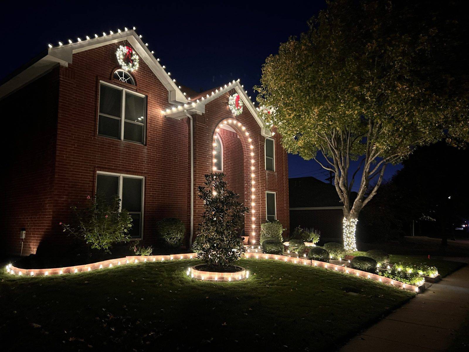 Allen TX Christmas light company red and white C9 LED Allen TX Christmas light company red and white C9 LED